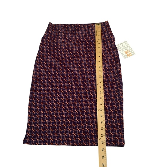 (2) LuLaroe Cassie Geometric Multi-Colored Stretch Pencil Skirts Women’s XS NWT - Picture 4 of 12